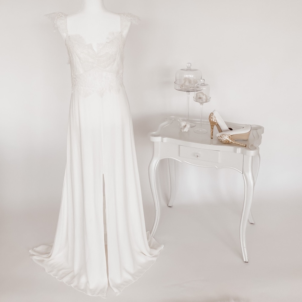 NWT Cream Lace Maxi Dress w/ Delicate Cap Sleeves